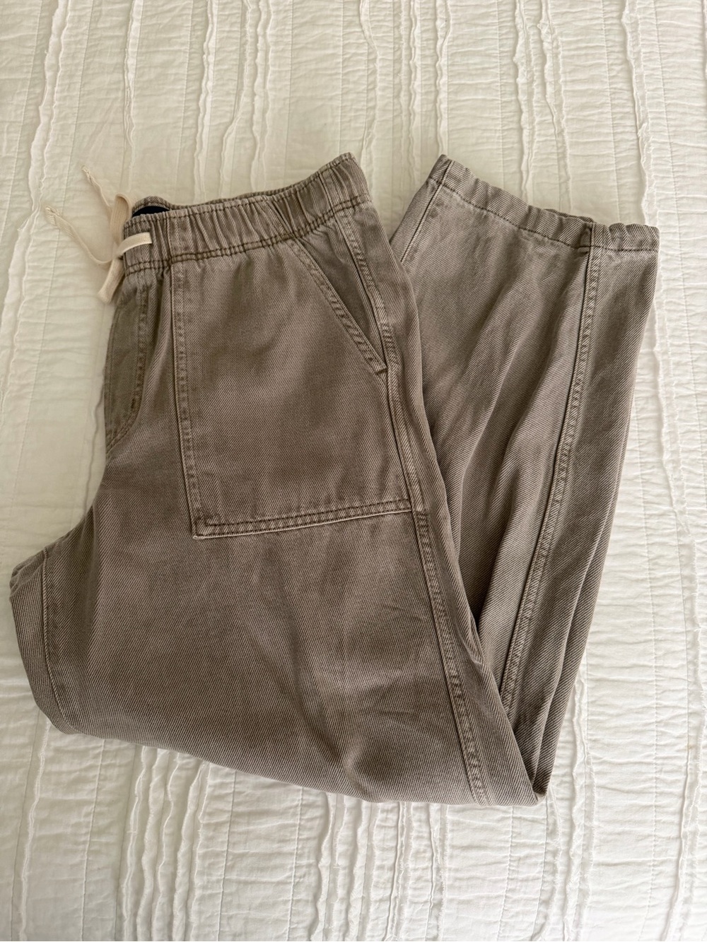 Gap Mid-Rise SuperSoft Pull-On
Barrel Jeans - Medium Long - Picture 4 of 5